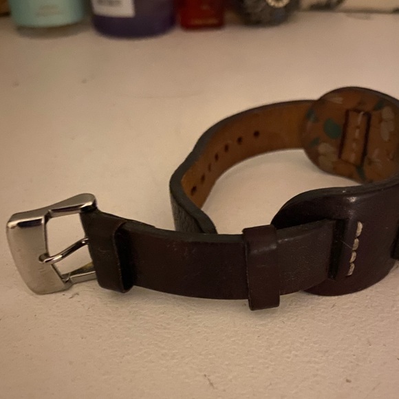leather Fossil watch - Picture 2 of 3